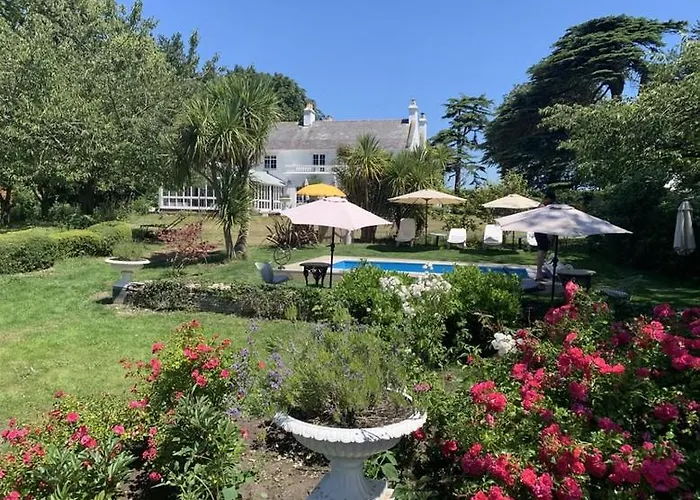 Cedar House Boutique B&B