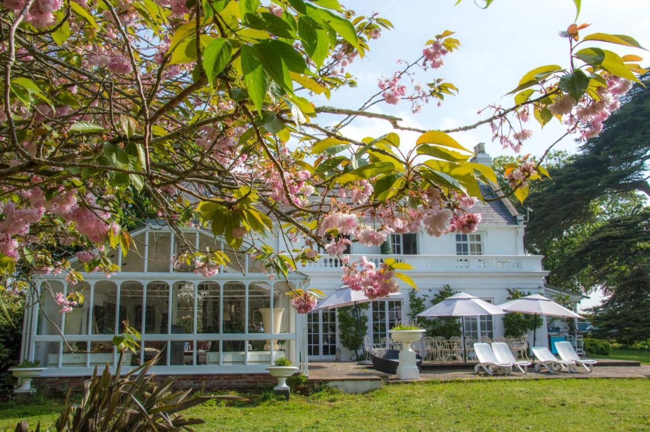 Cedar House Boutique Burton (Dorset)