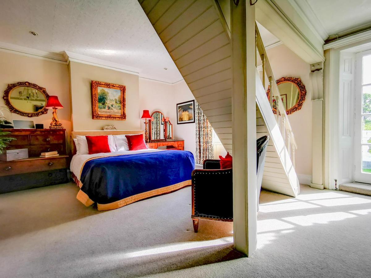 Cedar House Boutique Burton (Dorset)
